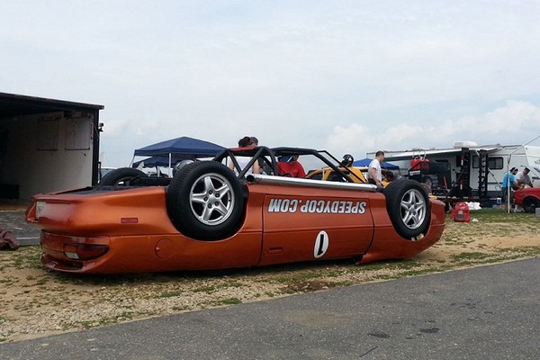 Upside Down Camaro – гоночное авто вверх тормашками