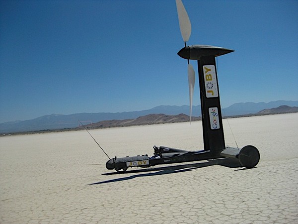 Blackbird — ветряной автомобиль, который едет против ветра