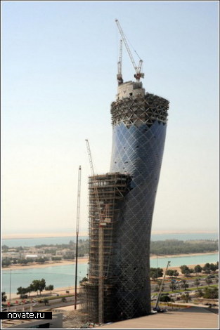 Кривая башня в Абу-Даби