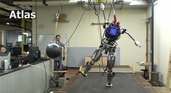 Робот Atlas от DARPA: первый настоящий терминатор