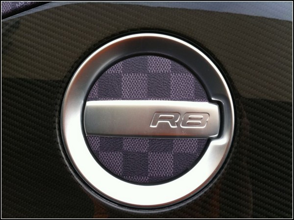 Audi R8 с тканевым покрытием