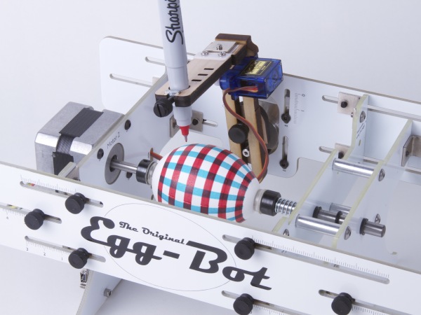 Eggbot – робот для раскраски пасхальных яиц