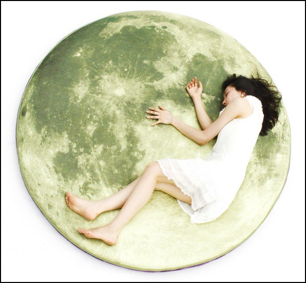 Напольная подушка-Луна Full Moon Odyssey