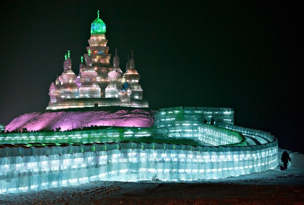 Ледяной дворец на Фестивале в Харбине