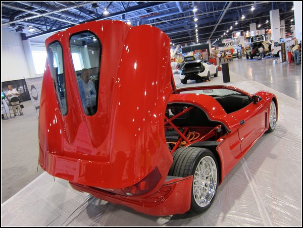 Inizio EVS - первый в мире серийный электрический спорткар