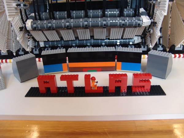 Большой адронный коллайдер из LEGO