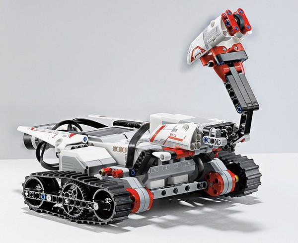 Mindstorm EV3 – робот от LEGO, управляемый мобильным телефоном