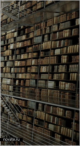 Бесконечная стена книг в Стокгольмской Библиотеке