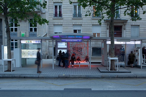 Osmose – современная остановка в Париже