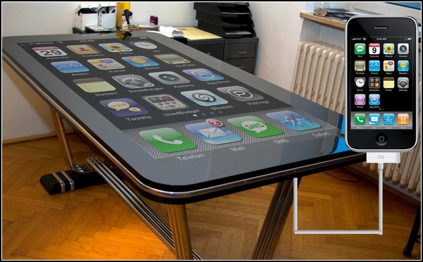 Царь-iPhone размерами с обеденный стол