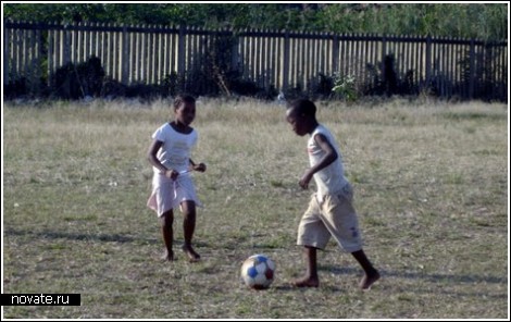Энергетический футбольный мяч для бедных стран