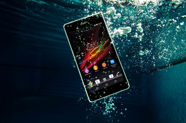 Sony Xperia ZR – водонепроницаемый смартфон