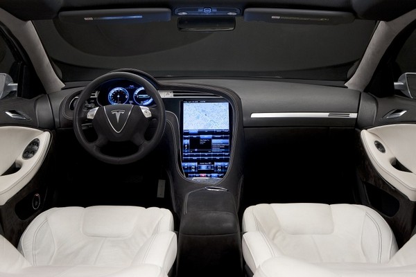 Tesla Model X – электромобиль с крыльями