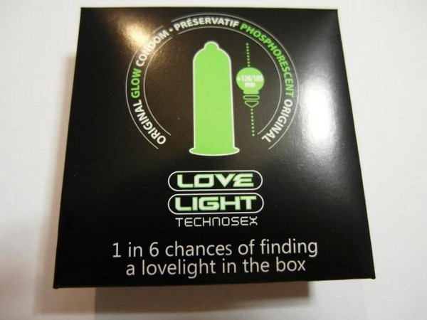 Презервативы Love Light, чтобы не потеряться в темноте