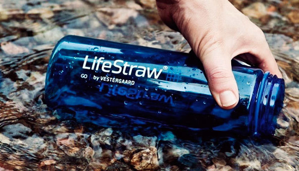 LifeStraw GO - бутылка со сменным фильтром, которая делает любую воду пригодной для питья.