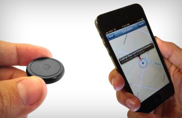 StickR TrackR - небольшое устройство, оповещающее о месте нахождения предмета.