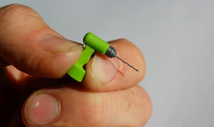 Самый маленький работающий экзепляр дрели в мире.
