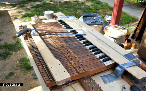 Bassoforte - музыкальный инструмент собранный из старых частей