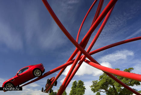 Арт-проект Alpha Romeo Centenary Sculpture от Gerry Judah. «Траектория» столетнего цикла бренда Alfa Romeo