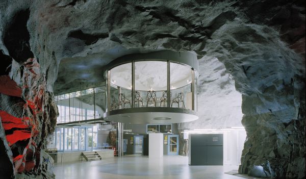 Офис шведского интернет-провайдера Bahnhof в бывшем бомбоубежище от Albert France-Lanord (A)rchitects в Стокгольме