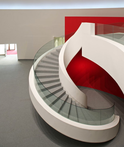 Культурный центр Centro Niemeyer от Оскара Нимейера (Oscar Niemeyer)