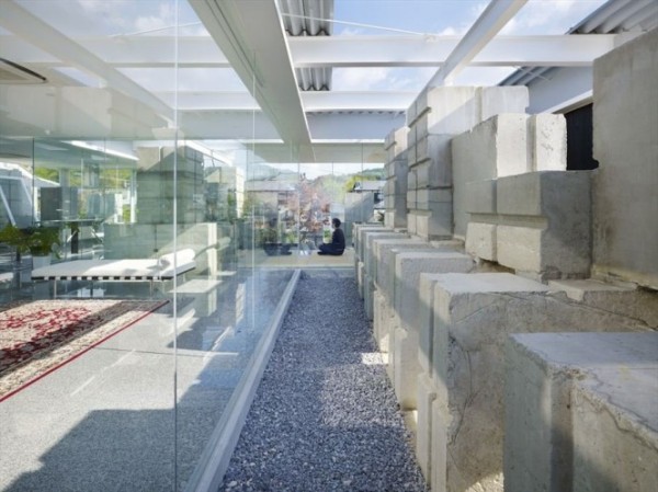 Glass House – жилой дом, построенный из отходов бетонной промышленности