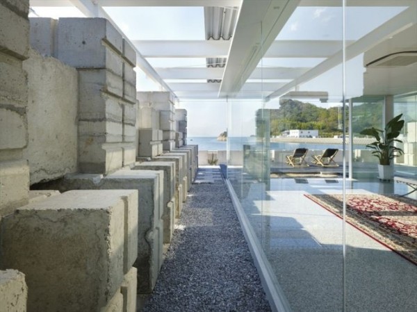 Glass House – жилой дом, построенный из отходов бетонной промышленности
