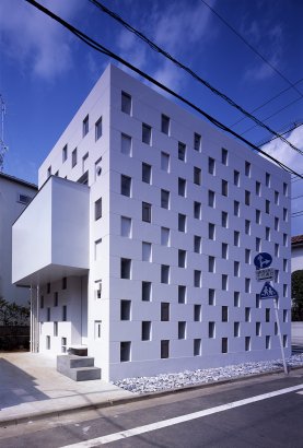 Жилой многоквартирный дом от Atelier TEKUTO