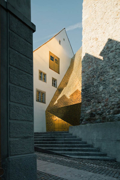 Новое здание Rapperswil-Jona Municipal Museum от :mlzd Architects