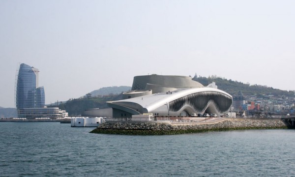 Здание тематического павильона на EXPO 2012 (Йосу, Южная Корея)