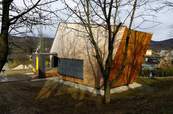 Weekend House – минималистский дом от Pokorny Architekti в Словении