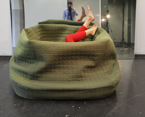 Moody Nest - креативный диван от Ханны Эмели Эрнстинг (Hanna Emelie Ernsting)