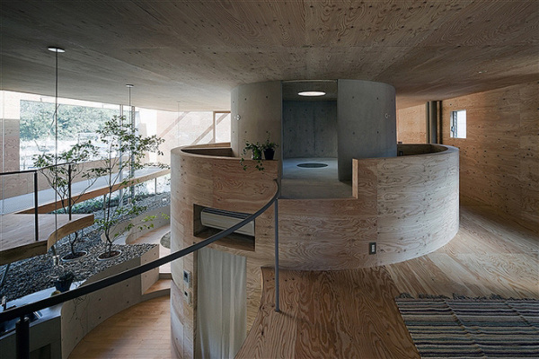Pit House - подземно-надземный дом от Кейсуке Маэда (Keisuke Maeda)