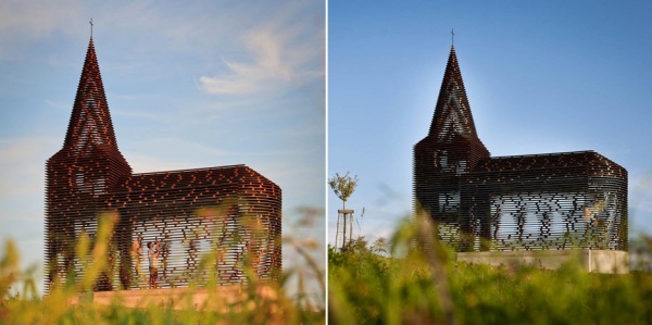 «Читая между строк». Прозрачный современный храм от бельгийских архитекторов