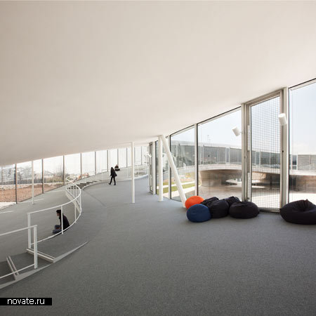 Rolex Learning Centre - новое здание учебного центра  университета EPFL в Швейцарии