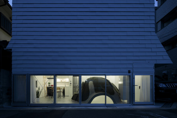Ground and above roof house – жилой дом от SPACESPACE в Японии