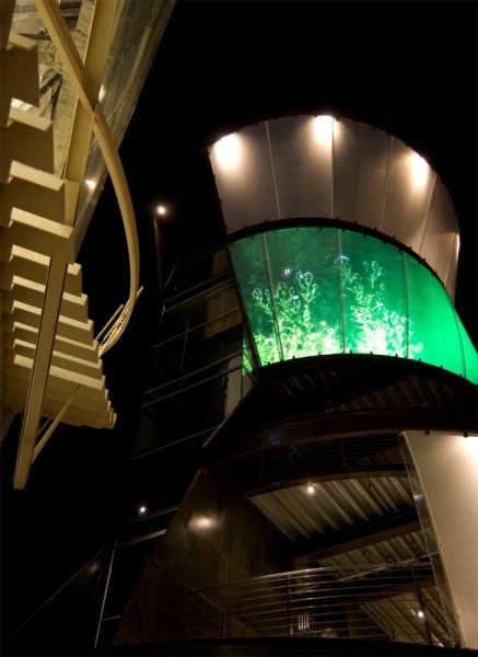 Замкнуто - экстравертивная башня Samitaur Tower от Eric Owen Moss Architects в Лос-Анджелесе