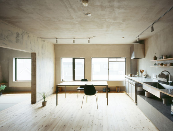 Интерьер квартиры Setagaya flat от Naruse inokuma architects и Hiroko karibe architects