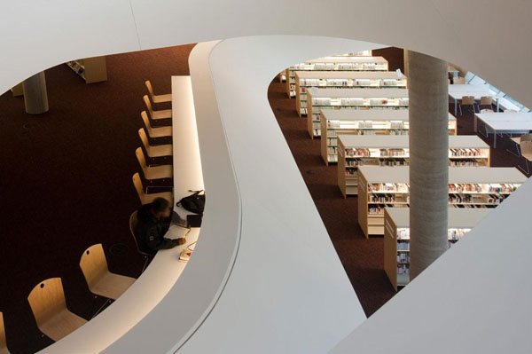 Surrey City Centre Library – ультра-современная библиотека от Bing Thom Architects