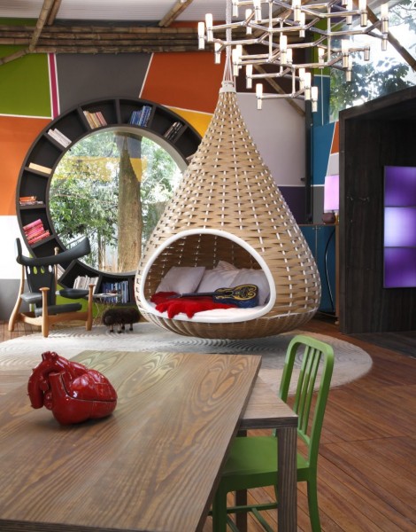 Urban Cabin – загородный дом, реконструированный по мотивам картин Тарсилы ду Амарал (Tarsila do Amaral)