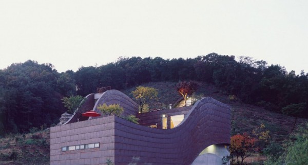 Bu Yeon Dang – жилой дом, как часть рельефного ландшафта