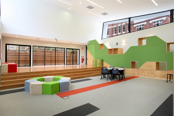 Разноцветная студенческая библиотека от dKO Architecture в Мельбурне (Австралия)