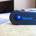 Компактный Bluetooth-модуль превратит обычные наушники в беспроводные