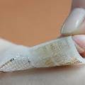 Ученые разработали электронную кожу, позволяющую через протез чувствовать боль