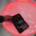 На MWC 2013 представили планшеты и смартфоны, не боящиеся воды