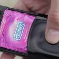 iPhone с кармашком для презерватива