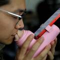 Китайцы изобрели устройство для поцелуев на расстоянии