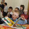 Московская мэрия подарила слабовидящим детям иллюстрированные рельефные книги о гимне России