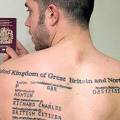 Британец вытатуировал на спине паспорт