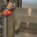 Билетные автоматы в метро научат продавать поездки «в одно касание»